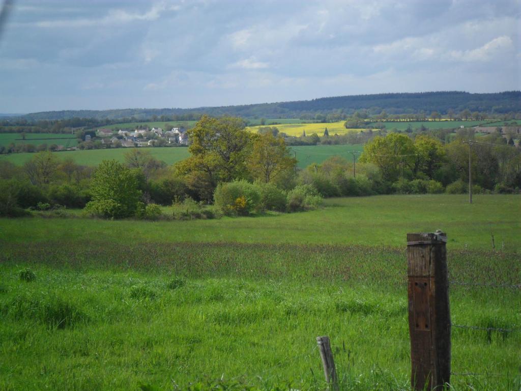 Les Hautes Loignieres Pre-en-Pail-Saint-Samson Exterior photo